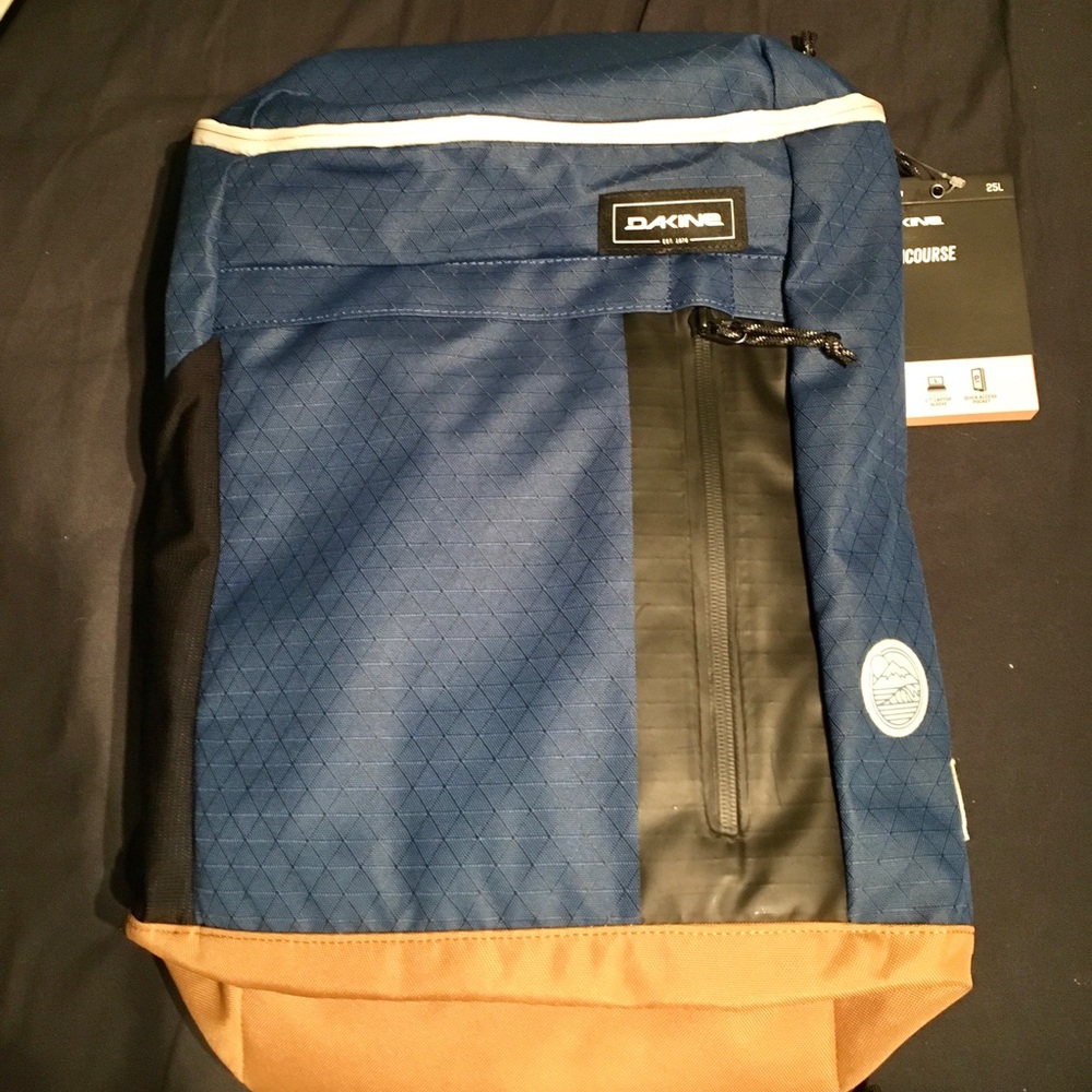 NWT Dakine Concourse Backpack 25L